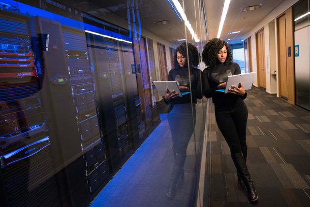 AcuNett managed Linux server administration — expert team monitoring and managing dedicated Linux servers